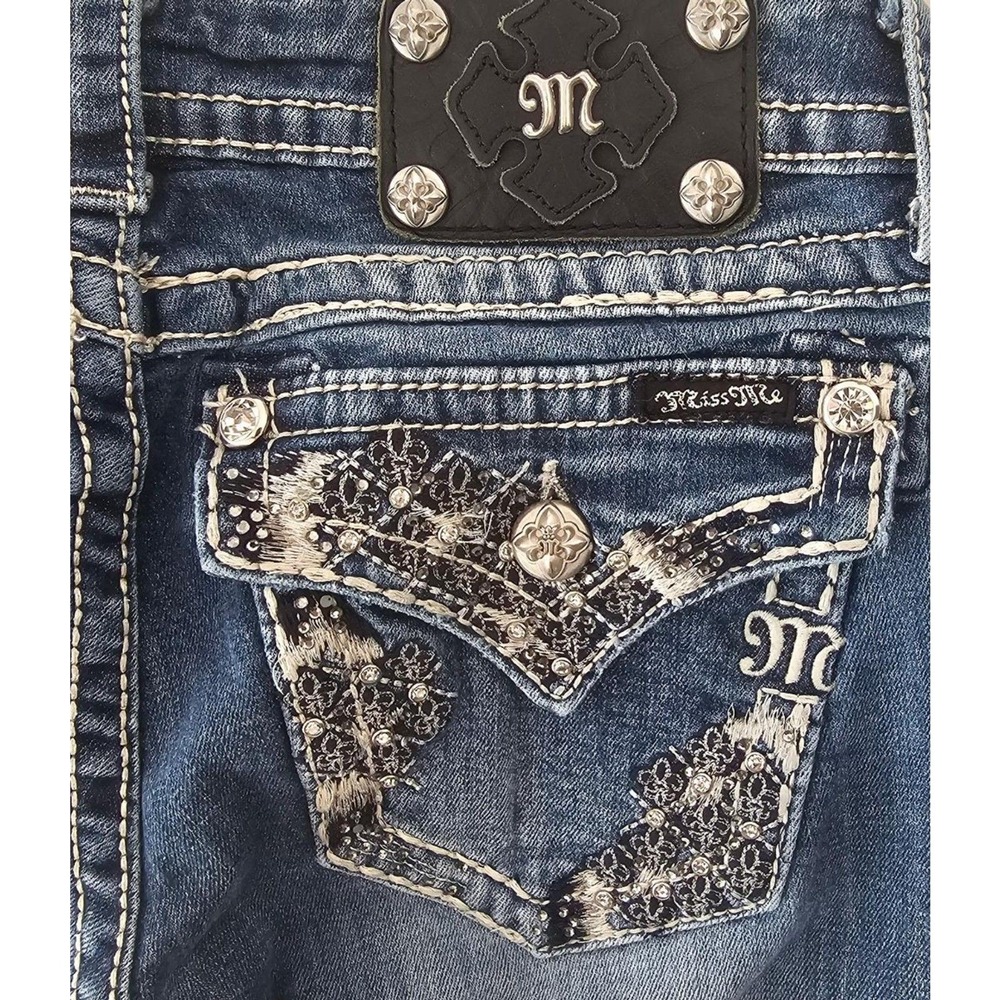 Miss Me Size 27 Jeans Fleur De Lis Rhinestone Capri Sequin Flap Pocket Crop - Picture 2 of 12